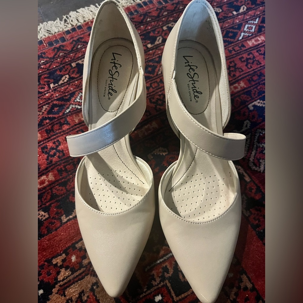Lifestride medium heels size 8.5